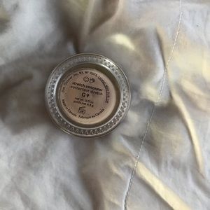 Glossier stretch concealer, G9